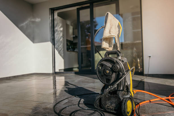 Best Pool Deck Cleaning in Hilbert, WI