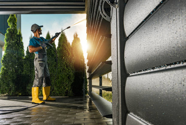 Best Window and Screen Pressure Cleaning in Hilbert, WI